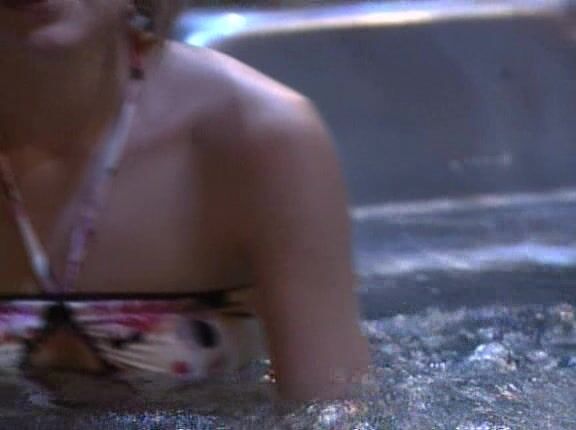 in hottub on General Hospital!