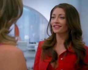 Rebecca Gayheart and Rebecca Romijn boobtalk and kiss goodnight on Ugly Betty!