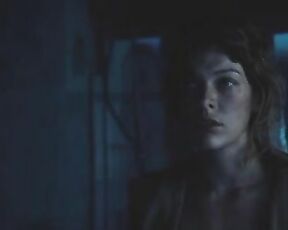 Nude and Looking Good in Resident Evil: Extinction!