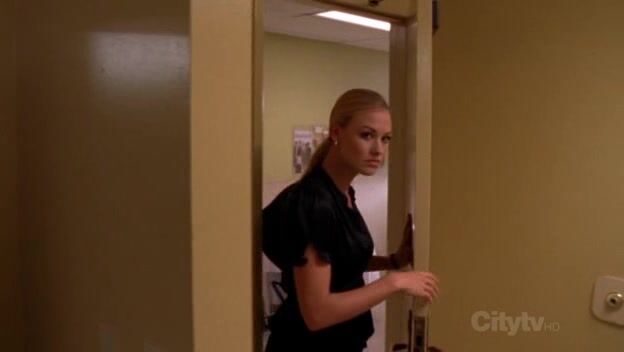 in Bra on Chuck s1ep12!