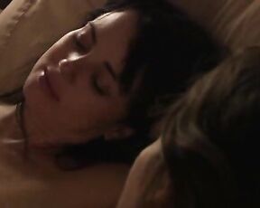 Mia Kirshner and Kate French Nude, lezzing it up and wrestling on the L Word S05E07!