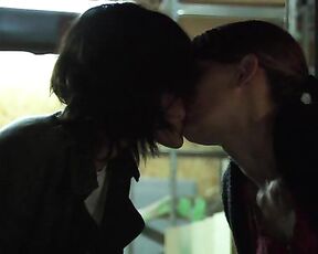 Katherine Moennig, Angela Gots and Clementine Ford Naked and making out from the  L Word S05E08!