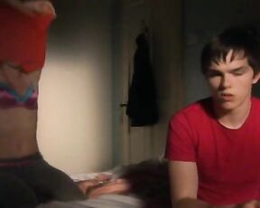 Bare Tits in Skins s02e04!