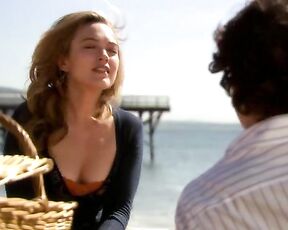 Cleavage on Moonlight s1ep13!