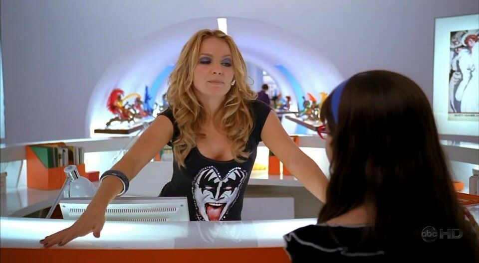 Cleavage on Ugly Betty S2e14!