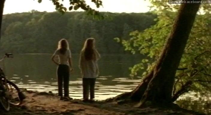 Sylvie Testud and Sibylle Canonica Nude in Jenseits der Stille!